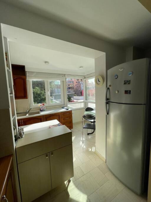 Chic City Retreat - Stylish Apartment In Bllok, Тирана Екстер'єр фото