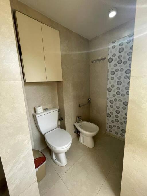 Chic City Retreat - Stylish Apartment In Bllok, Тирана Екстер'єр фото
