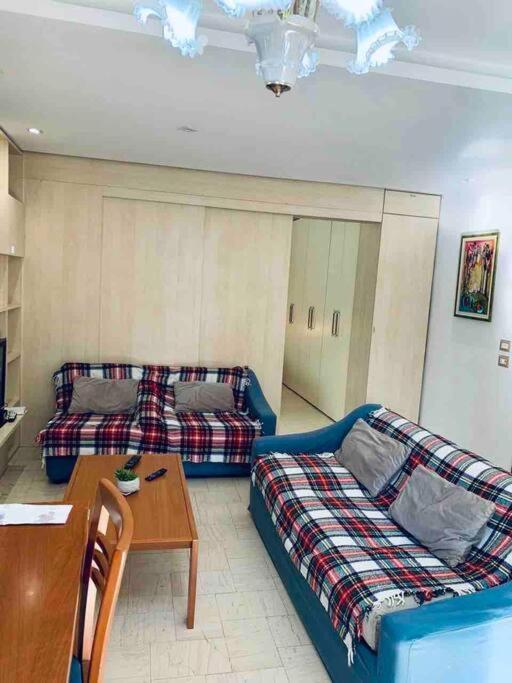 Chic City Retreat - Stylish Apartment In Bllok, Тирана Екстер'єр фото